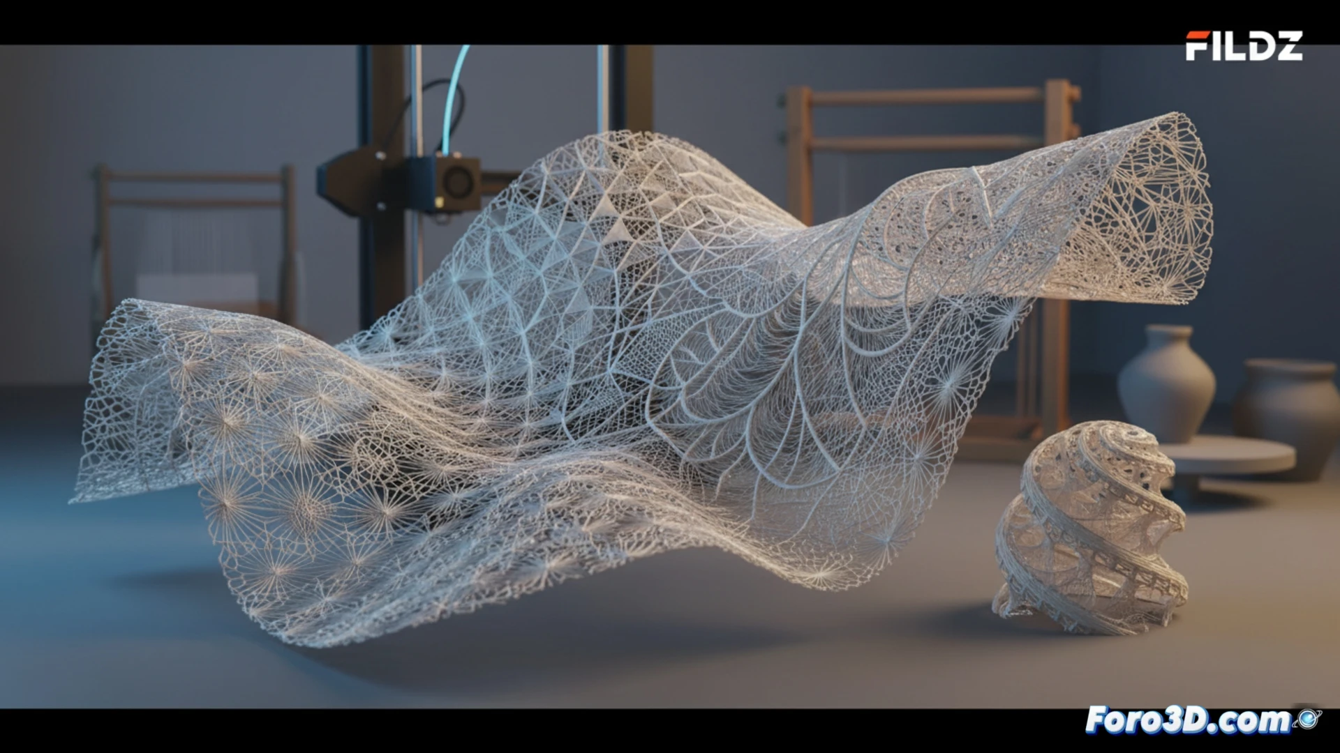 Una malla 3D impresa plana, siendo doblada y conformada manualmente hacia una compleja estructura geométrica ligera y curva.