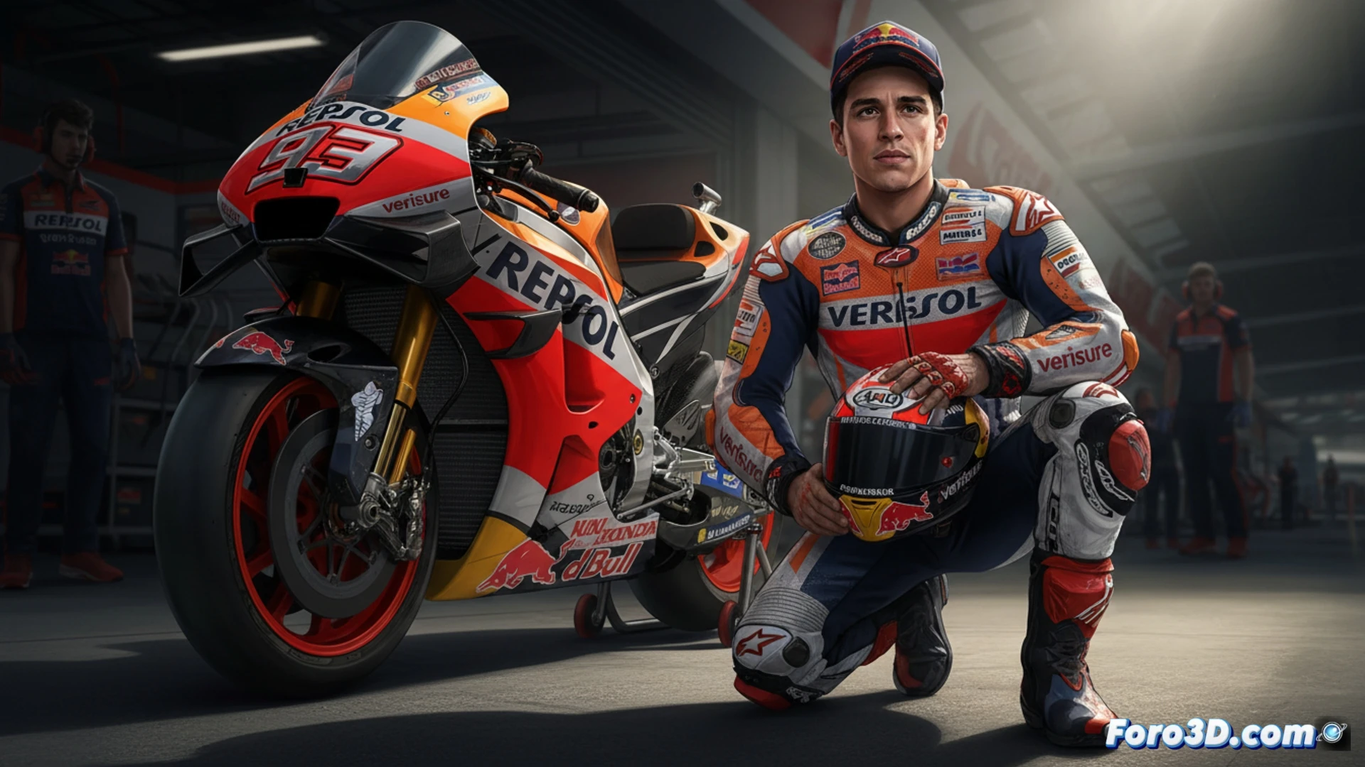Marc Márquez con casco Verisure, sonrisa segura, fondo de boxes. Velocidad y protección unidas en primer plano.