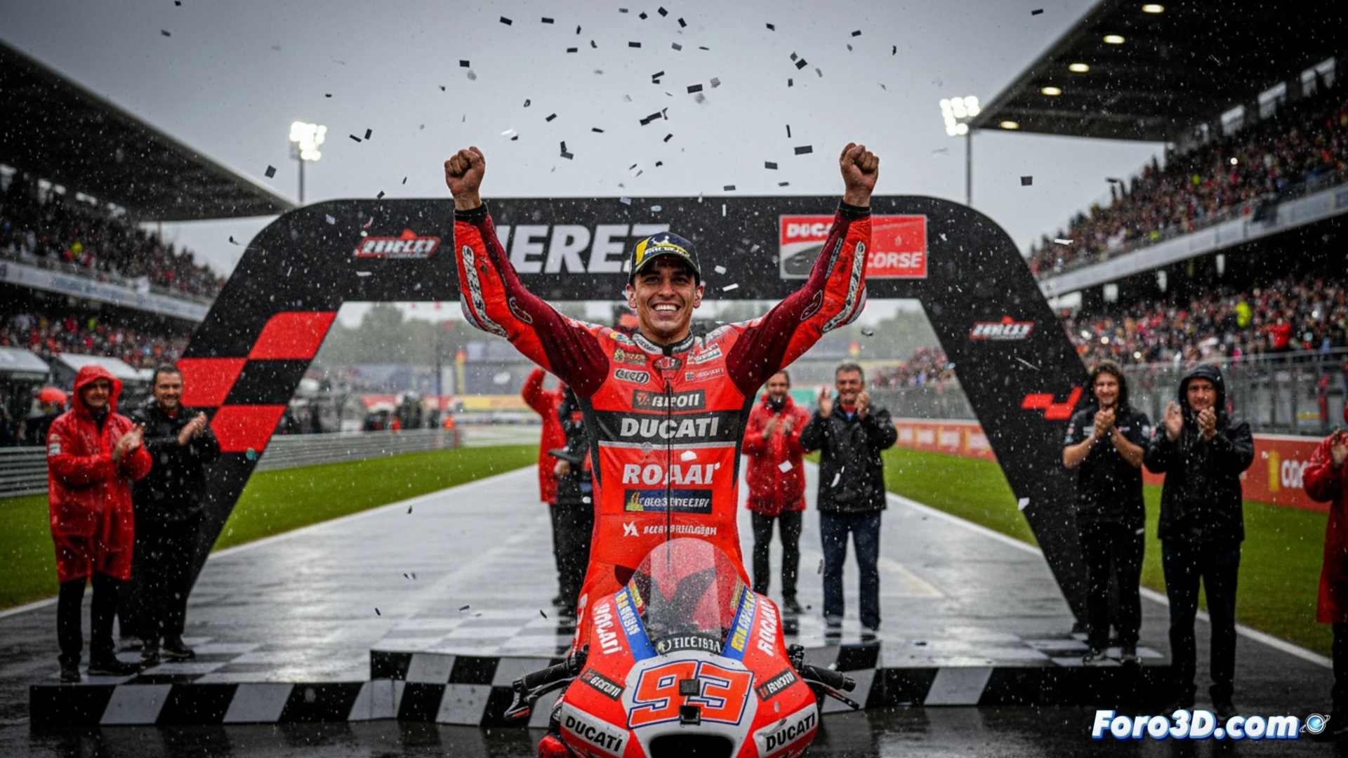 Marc Márquez en Jerez bajo la lluvia, tras caerse y cambiar de moto, cruza la meta victorioso en el esprint.