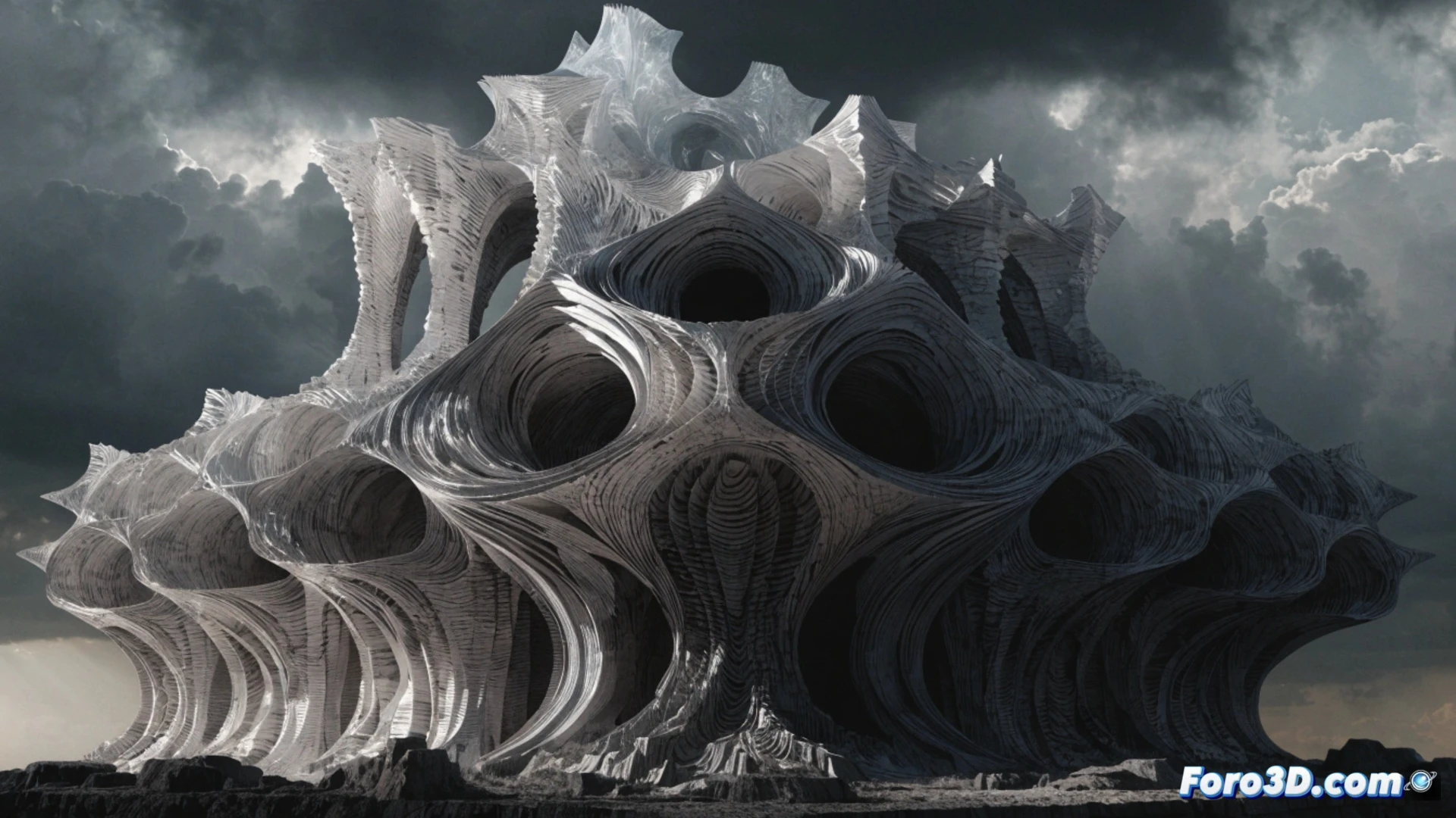 DESCRIPCIÓN: Manos de arquitecto sostienen una maqueta impresa en 3D de un edificio moderno, con planos digitales y filamento sobre una mesa de trabajo iluminada.