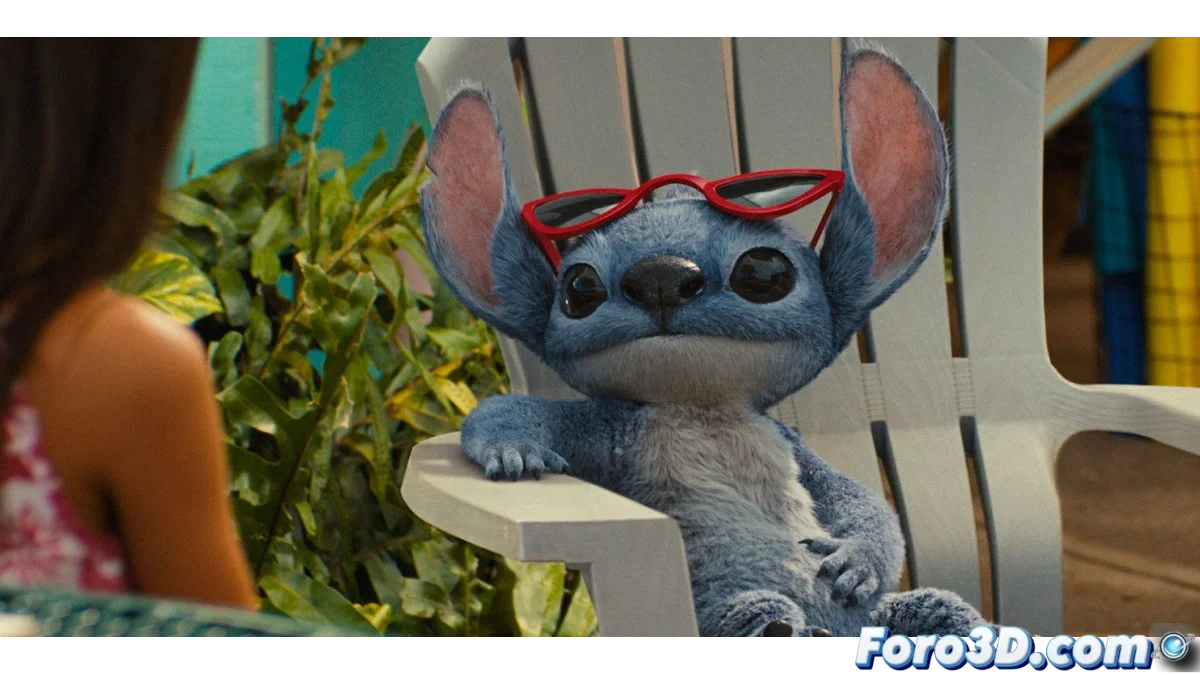 Agente de la CIA y trabajadora social en Lilo y Stitch live-action, con un toque de humor sobre el cambio de roles.