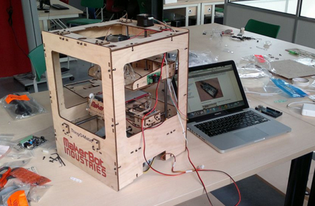Nombre:  fablabb.jpg
Visitas: 1635
Tamaño: 227.8 KB