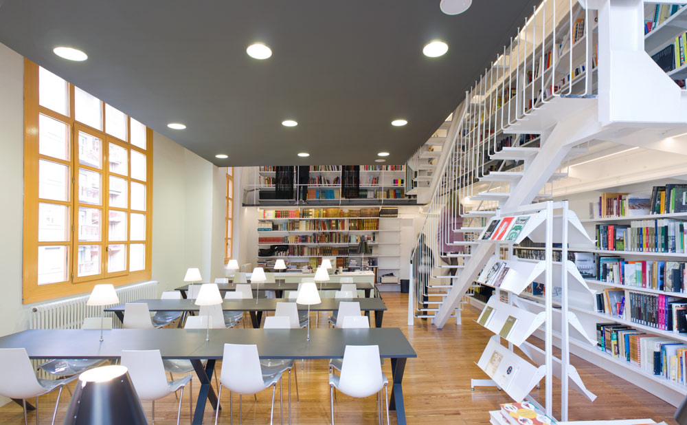 Clic en la imagen para ver su versión completa. 

Nombre: Biblioteca de la ESDIR.jpg 
Visitas: 2980 
Tamaño: 149.2 KB 
ID: 181512