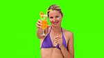 Clic en la imagen para ver su versión completa. 

Nombre: stock-footage-chroma-key-footage-of-a-blond-woman-in-purple-swimsuit-sipping-a-cocktail.jpg 
Visitas: 1926 
Tamaño: 8.2 KB 
ID: 185473