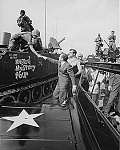 Clic en la imagen para ver su versión completa. 

Nombre: nixon_vietnam_375.jpg 
Visitas: 92 
Tamaño: 56.8 KB 
ID: 198396
