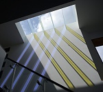 Clic en la imagen para ver su versión completa. 

Nombre: dichroic glass, levitt architecture.jpg 
Visitas: 665 
Tamaño: 77.7 KB 
ID: 227090