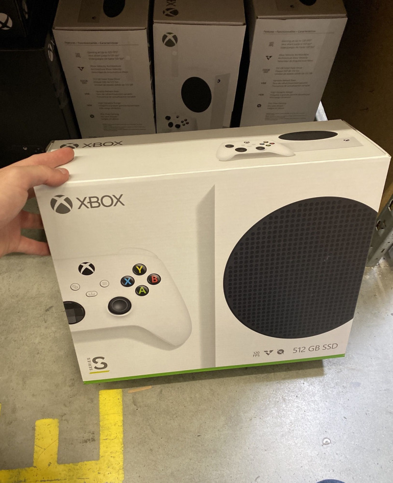 Clic en la imagen para ver su versión completa. 

Nombre: xbox_series_s-5285035.jpg 
Visitas: 498 
Tamaño: 173.4 KB 
ID: 236244