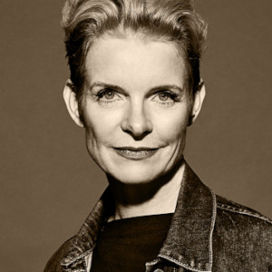 Clic en la imagen para ver su versión completa. 

Nombre: Sandy Powell en el festival de cine SCAD Savannah.jpg 
Visitas: 200 
Tamaño: 23.2 KB 
ID: 240493