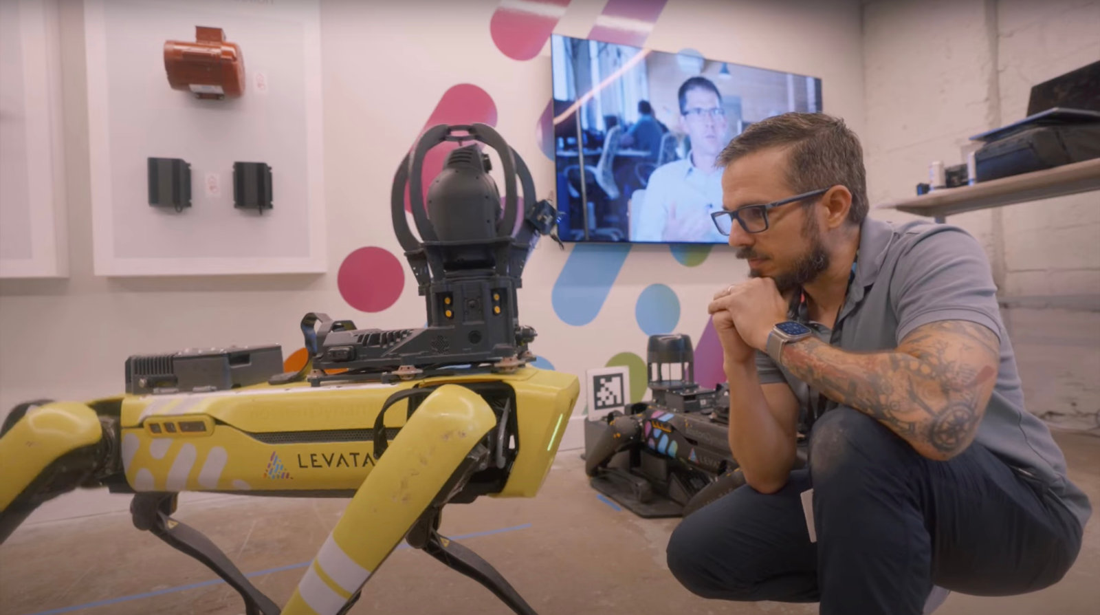 Nombre:  Incorporan ChatGPT en el perro robótico Spot de Boston Dynamics.jpg
Visitas: 287
Tamaño: 186.0 KB